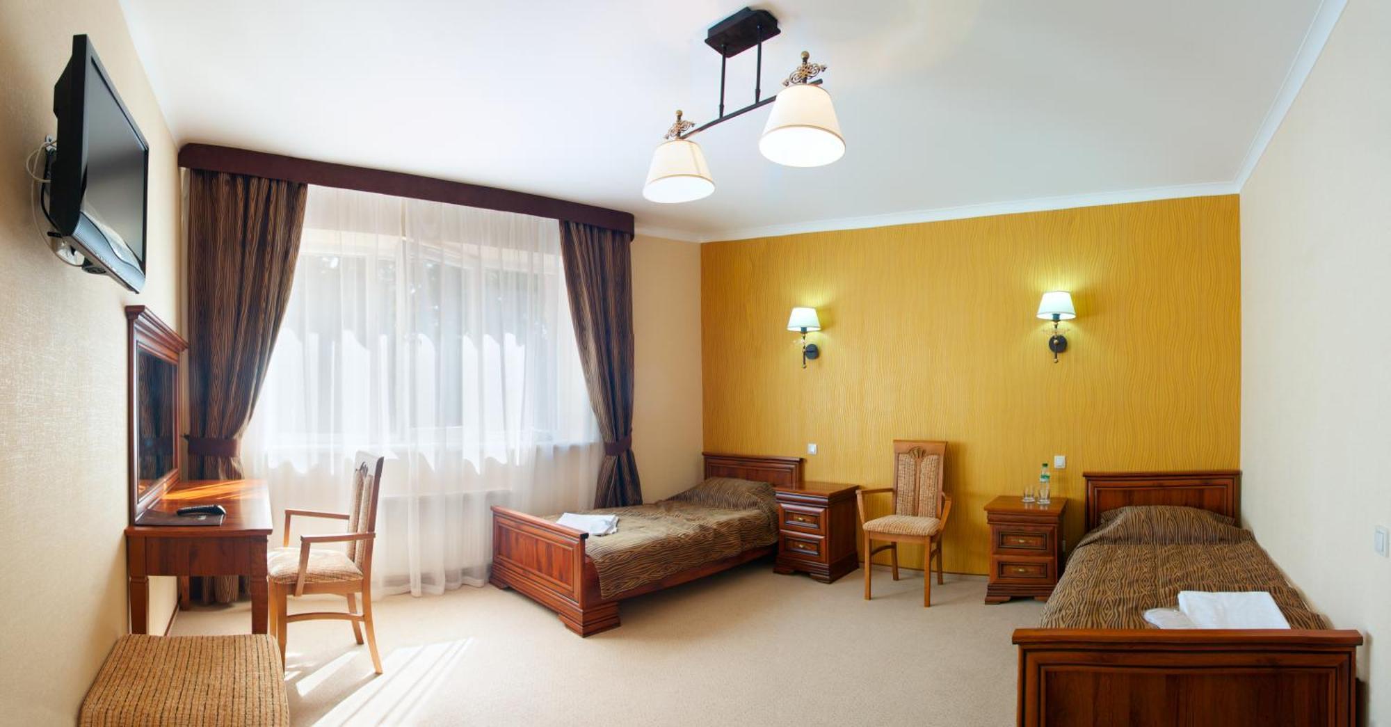 Sherwood Hotel Dolgomostiska الغرفة الصورة