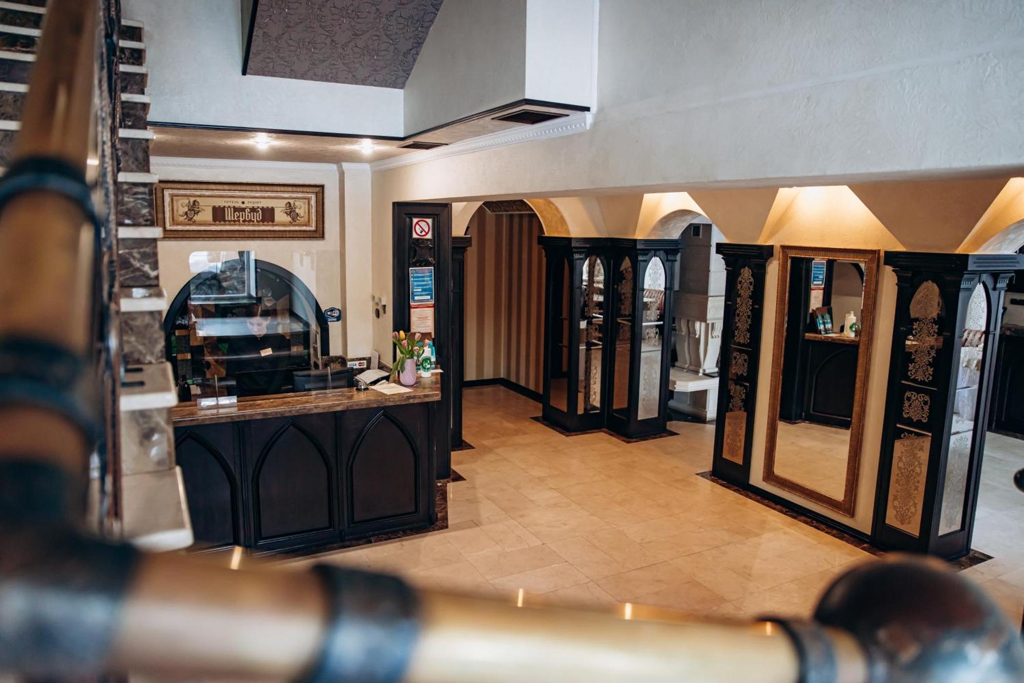 Sherwood Hotel Dolgomostiska المظهر الخارجي الصورة