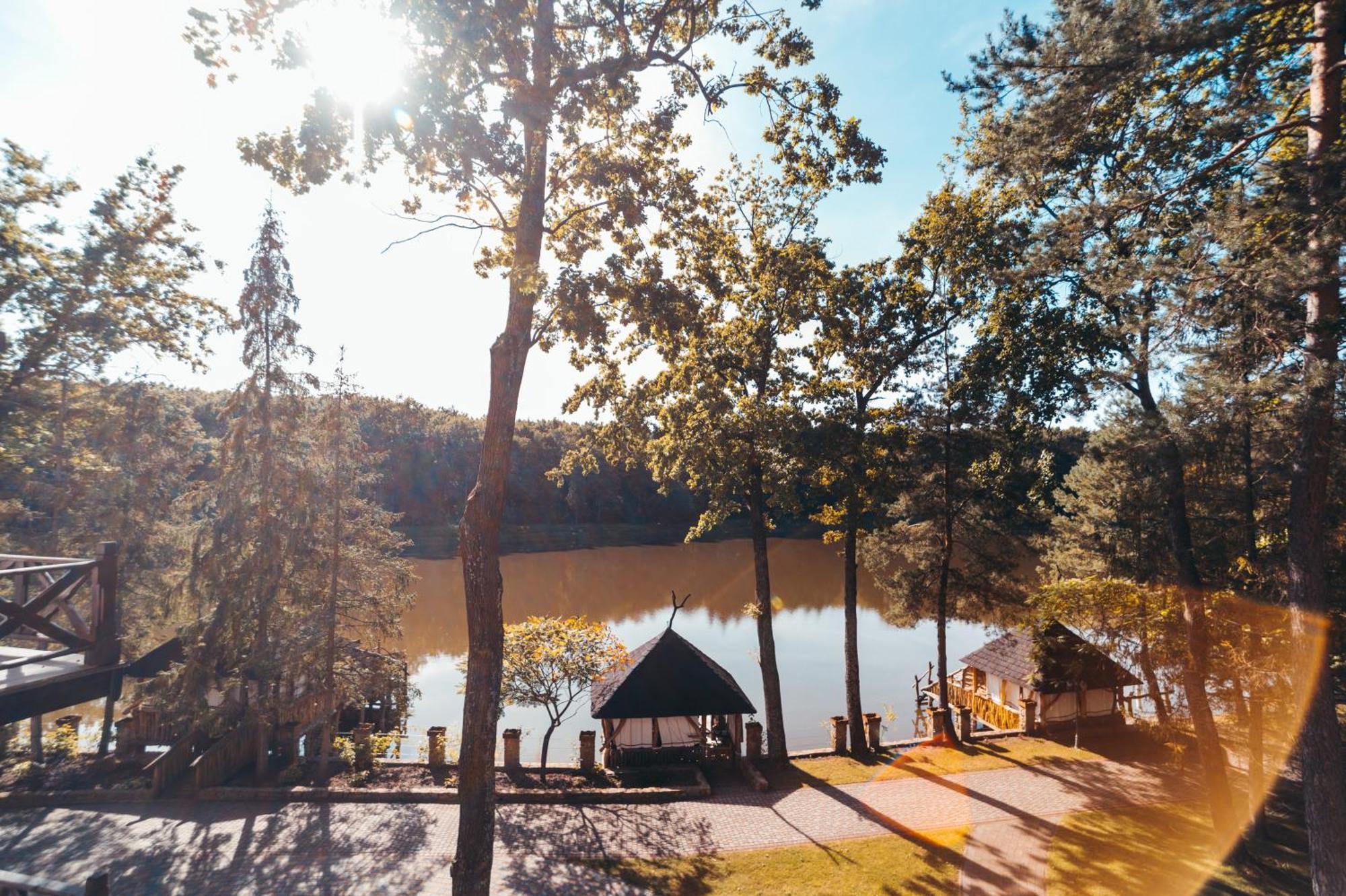 Sherwood Hotel Dolgomostiska المظهر الخارجي الصورة
